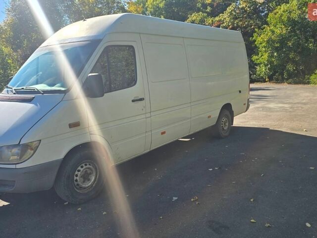 Белый Мерседес Sprinter, объемом двигателя 2.2 л и пробегом 530 тыс. км за 8300 $, фото 9 на Automoto.ua