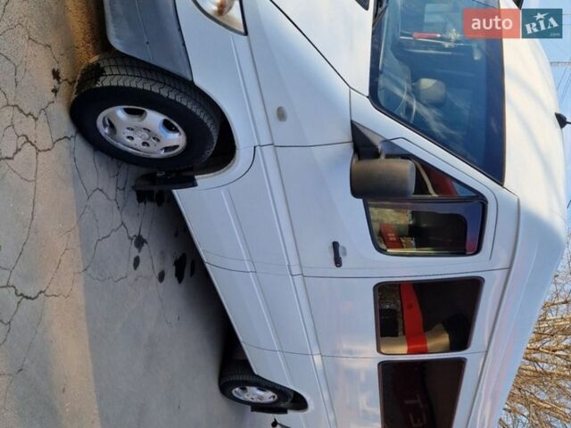 Белый Мерседес Sprinter, объемом двигателя 2.15 л и пробегом 639 тыс. км за 6800 $, фото 2 на Automoto.ua