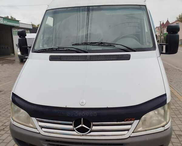 Белый Мерседес Sprinter, объемом двигателя 2.2 л и пробегом 460 тыс. км за 7500 $, фото 5 на Automoto.ua