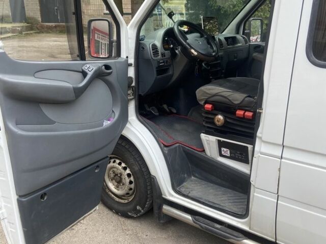 Белый Мерседес Sprinter, объемом двигателя 2.7 л и пробегом 45 тыс. км за 7900 $, фото 2 на Automoto.ua