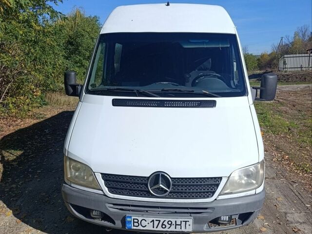 Белый Мерседес Sprinter, объемом двигателя 2.2 л и пробегом 570 тыс. км за 7700 $, фото 6 на Automoto.ua