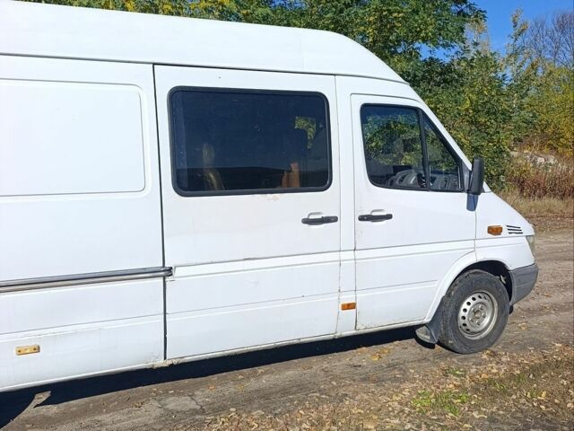 Белый Мерседес Sprinter, объемом двигателя 2.2 л и пробегом 570 тыс. км за 7700 $, фото 11 на Automoto.ua