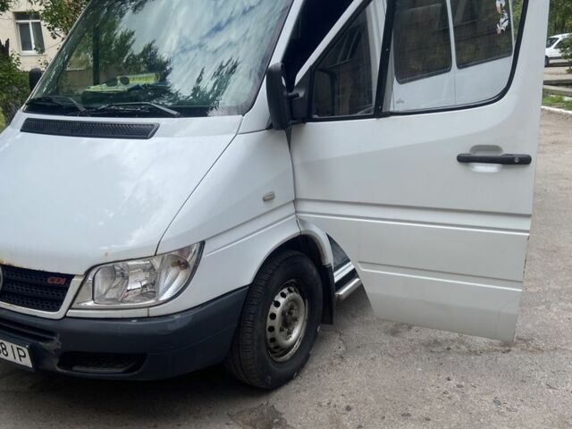Белый Мерседес Sprinter, объемом двигателя 2.7 л и пробегом 45 тыс. км за 7900 $, фото 1 на Automoto.ua