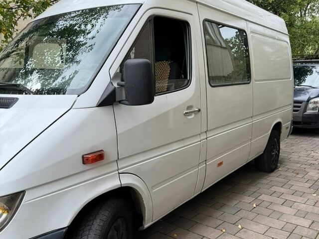 Белый Мерседес Sprinter, объемом двигателя 2.15 л и пробегом 240 тыс. км за 6900 $, фото 6 на Automoto.ua
