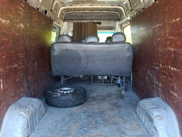 Белый Мерседес Sprinter, объемом двигателя 2.2 л и пробегом 570 тыс. км за 7700 $, фото 5 на Automoto.ua