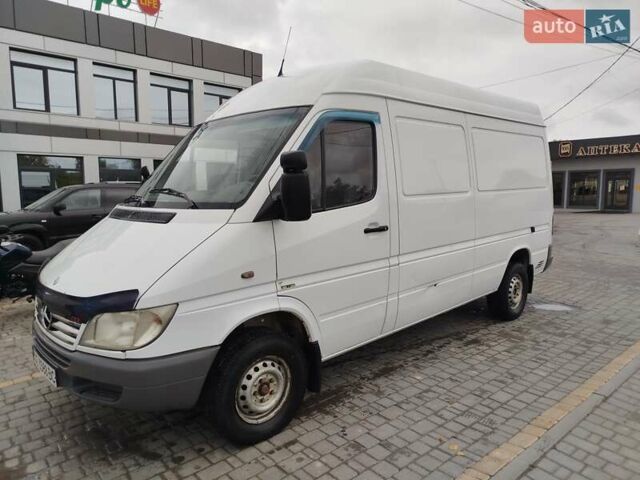 Белый Мерседес Sprinter, объемом двигателя 2.2 л и пробегом 460 тыс. км за 7500 $, фото 1 на Automoto.ua