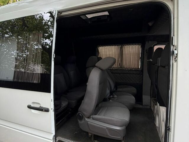 Белый Мерседес Sprinter, объемом двигателя 2.15 л и пробегом 240 тыс. км за 6900 $, фото 1 на Automoto.ua