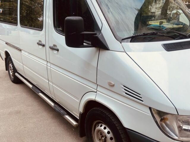 Белый Мерседес Sprinter, объемом двигателя 2.7 л и пробегом 45 тыс. км за 7900 $, фото 3 на Automoto.ua