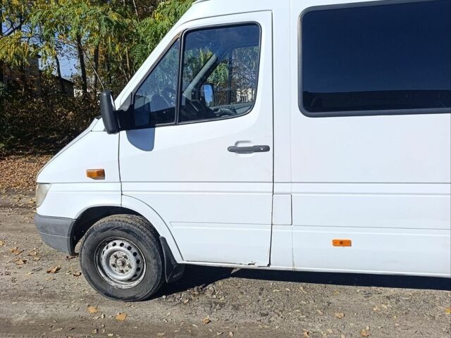 Белый Мерседес Sprinter, объемом двигателя 2.2 л и пробегом 570 тыс. км за 7700 $, фото 1 на Automoto.ua