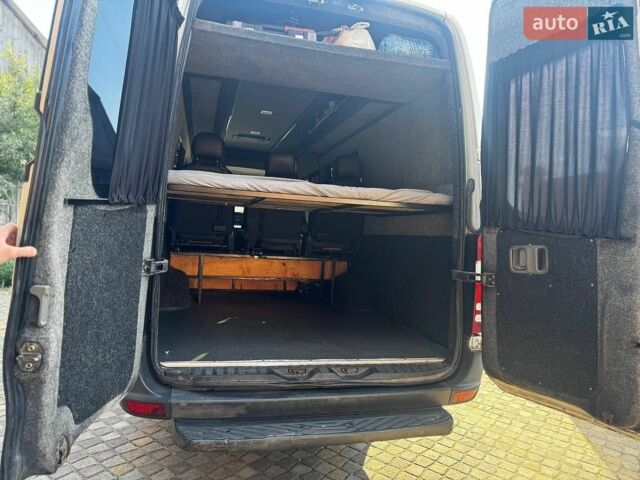 Белый Мерседес Sprinter, объемом двигателя 2.15 л и пробегом 450 тыс. км за 16000 $, фото 9 на Automoto.ua