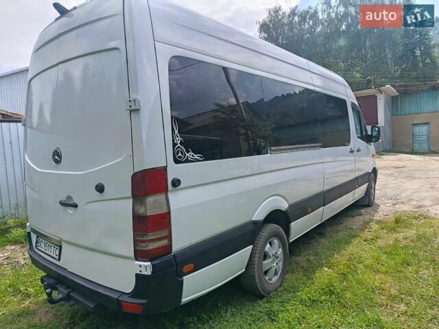 Білий Мерседес Sprinter, об'ємом двигуна 2.99 л та пробігом 330 тис. км за 15000 $, фото 2 на Automoto.ua