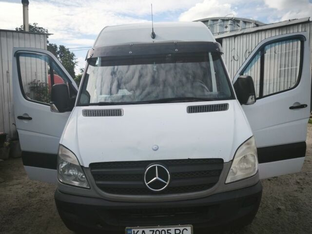 Белый Мерседес Sprinter, объемом двигателя 2.1 л и пробегом 498 тыс. км за 14500 $, фото 1 на Automoto.ua