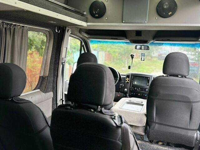 Белый Мерседес Sprinter, объемом двигателя 2.2 л и пробегом 800 тыс. км за 10500 $, фото 4 на Automoto.ua