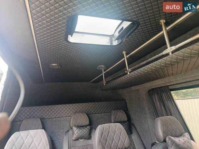 Белый Мерседес Sprinter, объемом двигателя 2.99 л и пробегом 330 тыс. км за 15000 $, фото 11 на Automoto.ua
