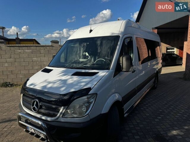 Белый Мерседес Sprinter, объемом двигателя 2.15 л и пробегом 450 тыс. км за 16000 $, фото 2 на Automoto.ua