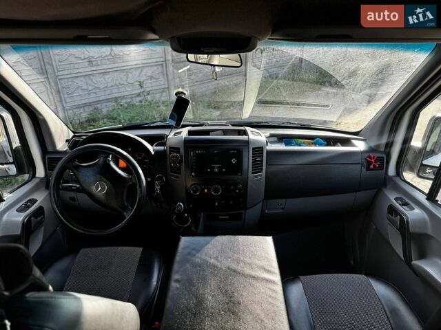 Белый Мерседес Sprinter, объемом двигателя 2.15 л и пробегом 450 тыс. км за 16000 $, фото 12 на Automoto.ua