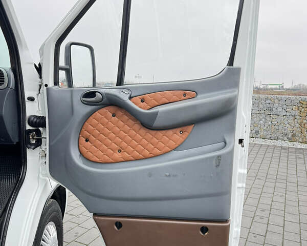 Білий Мерседес Sprinter, об'ємом двигуна 2.15 л та пробігом 280 тис. км за 7000 $, фото 20 на Automoto.ua