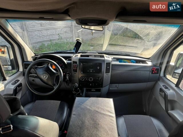 Белый Мерседес Sprinter, объемом двигателя 2.15 л и пробегом 450 тыс. км за 16000 $, фото 13 на Automoto.ua