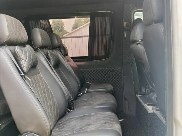 Белый Мерседес Sprinter, объемом двигателя 2.99 л и пробегом 330 тыс. км за 15000 $, фото 10 на Automoto.ua