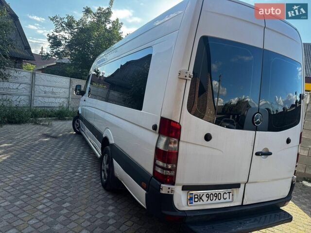 Белый Мерседес Sprinter, объемом двигателя 2.15 л и пробегом 450 тыс. км за 16000 $, фото 6 на Automoto.ua