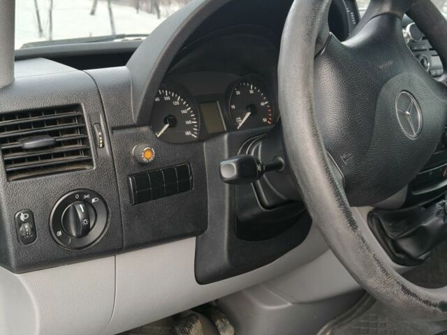 Белый Мерседес Sprinter, объемом двигателя 2.1 л и пробегом 501 тыс. км за 8000 $, фото 6 на Automoto.ua