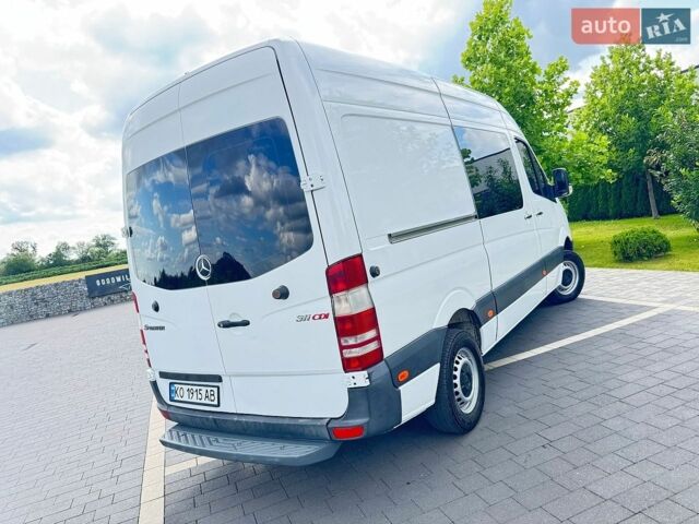 Белый Мерседес Sprinter, объемом двигателя 2.15 л и пробегом 387 тыс. км за 9000 $, фото 44 на Automoto.ua