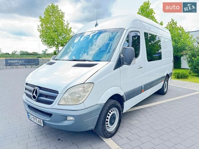 Белый Мерседес Sprinter, объемом двигателя 2.15 л и пробегом 387 тыс. км за 9000 $, фото 9 на Automoto.ua