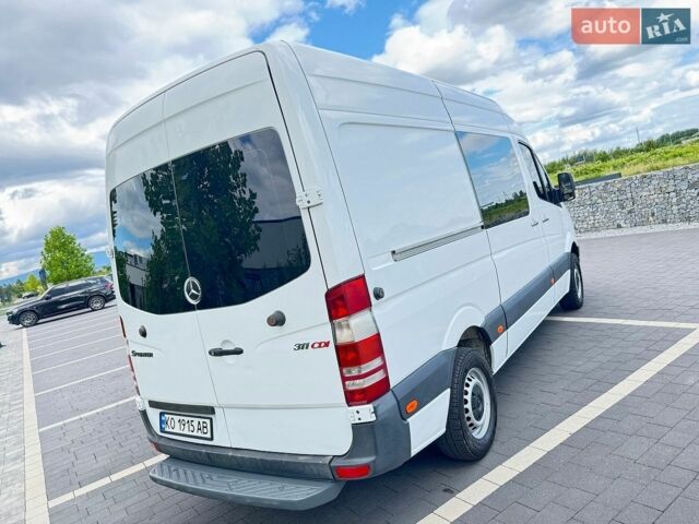 Белый Мерседес Sprinter, объемом двигателя 2.15 л и пробегом 387 тыс. км за 9000 $, фото 12 на Automoto.ua