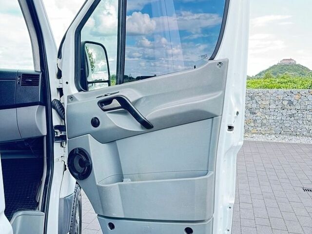 Белый Мерседес Sprinter, объемом двигателя 2.15 л и пробегом 387 тыс. км за 9000 $, фото 19 на Automoto.ua
