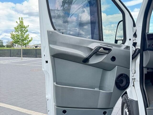 Белый Мерседес Sprinter, объемом двигателя 2.15 л и пробегом 387 тыс. км за 9000 $, фото 15 на Automoto.ua
