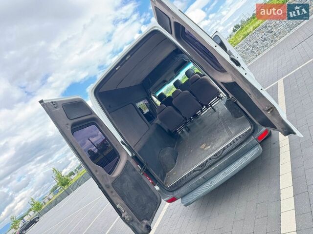 Белый Мерседес Sprinter, объемом двигателя 2.15 л и пробегом 387 тыс. км за 9000 $, фото 26 на Automoto.ua