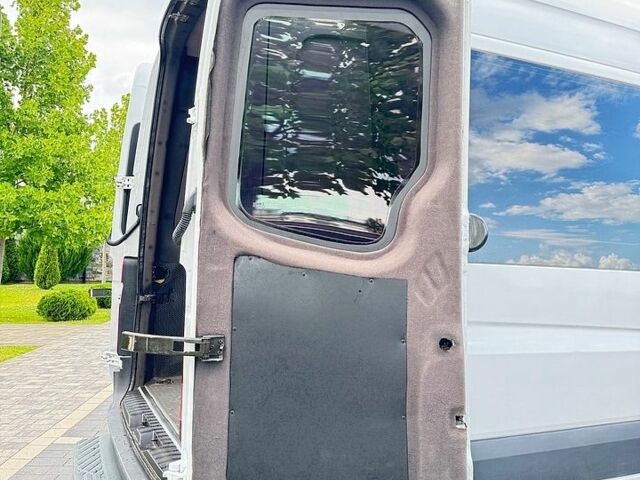 Белый Мерседес Sprinter, объемом двигателя 2.15 л и пробегом 387 тыс. км за 9000 $, фото 28 на Automoto.ua