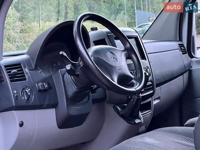 Белый Мерседес Sprinter, объемом двигателя 2.15 л и пробегом 600 тыс. км за 12450 $, фото 54 на Automoto.ua