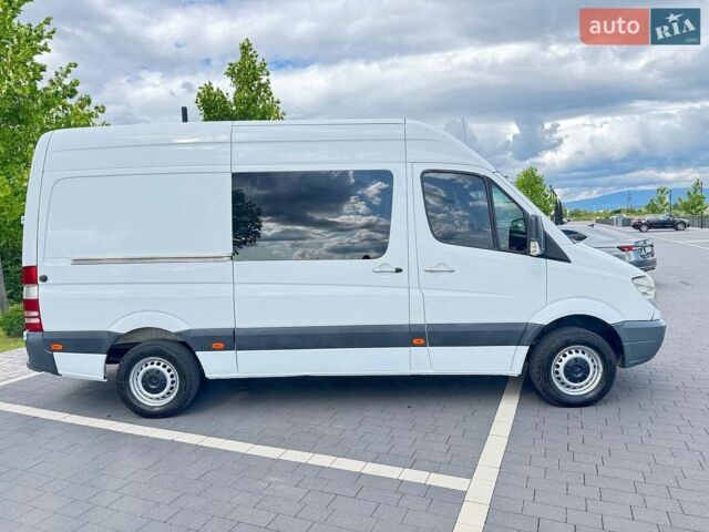 Белый Мерседес Sprinter, объемом двигателя 2.15 л и пробегом 387 тыс. км за 9000 $, фото 5 на Automoto.ua