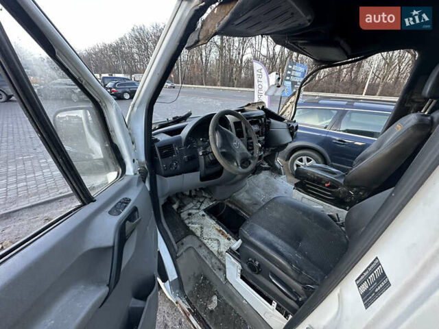 Белый Мерседес Sprinter, объемом двигателя 2.15 л и пробегом 500 тыс. км за 4300 $, фото 7 на Automoto.ua