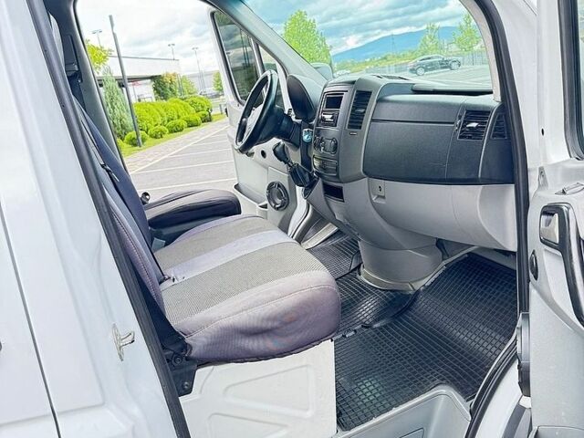 Белый Мерседес Sprinter, объемом двигателя 2.15 л и пробегом 387 тыс. км за 9000 $, фото 20 на Automoto.ua
