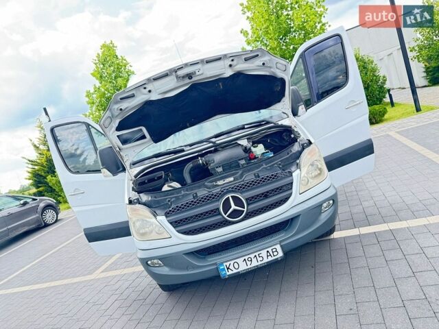 Белый Мерседес Sprinter, объемом двигателя 2.15 л и пробегом 387 тыс. км за 9000 $, фото 38 на Automoto.ua