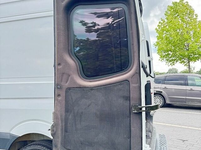 Белый Мерседес Sprinter, объемом двигателя 2.15 л и пробегом 387 тыс. км за 9000 $, фото 29 на Automoto.ua