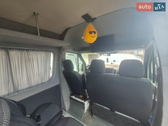Белый Мерседес Sprinter, объемом двигателя 2.15 л и пробегом 205 тыс. км за 11000 $, фото 6 на Automoto.ua