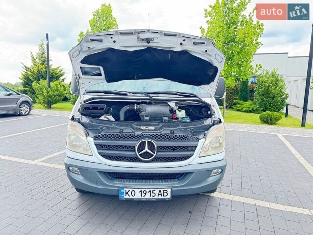 Белый Мерседес Sprinter, объемом двигателя 2.15 л и пробегом 387 тыс. км за 9000 $, фото 35 на Automoto.ua