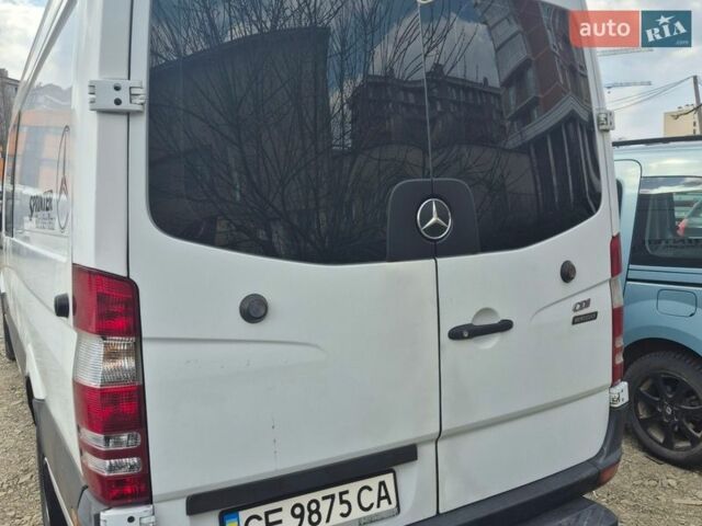 Белый Мерседес Sprinter, объемом двигателя 2.15 л и пробегом 205 тыс. км за 11000 $, фото 2 на Automoto.ua