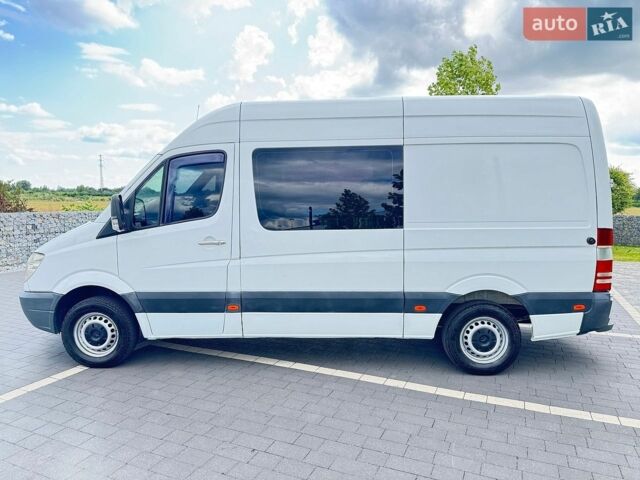 Белый Мерседес Sprinter, объемом двигателя 2.15 л и пробегом 387 тыс. км за 9000 $, фото 8 на Automoto.ua