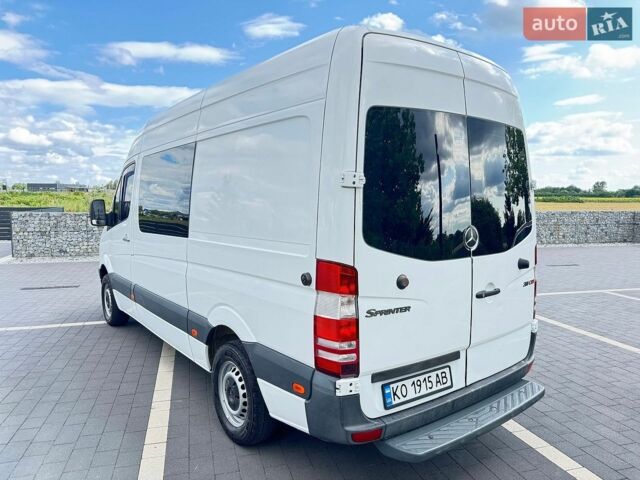 Белый Мерседес Sprinter, объемом двигателя 2.15 л и пробегом 387 тыс. км за 9000 $, фото 7 на Automoto.ua