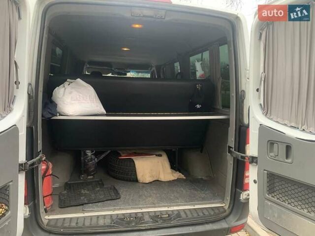 Белый Мерседес Sprinter, объемом двигателя 2.15 л и пробегом 500 тыс. км за 11900 $, фото 3 на Automoto.ua