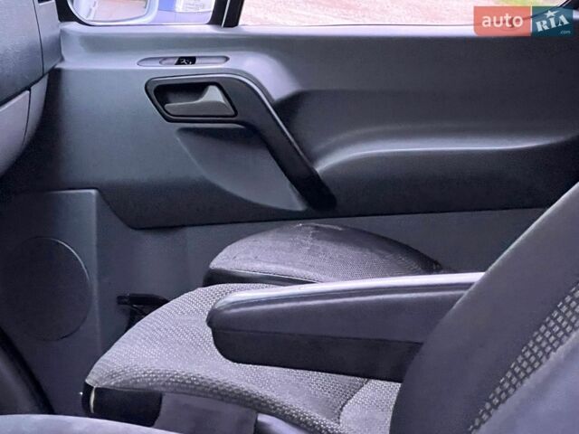 Белый Мерседес Sprinter, объемом двигателя 2.15 л и пробегом 600 тыс. км за 12450 $, фото 58 на Automoto.ua
