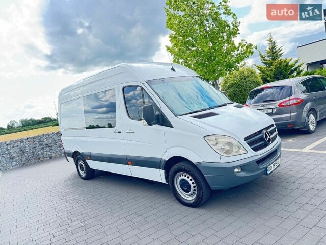Белый Мерседес Sprinter, объемом двигателя 2.15 л и пробегом 387 тыс. км за 9000 $, фото 51 на Automoto.ua