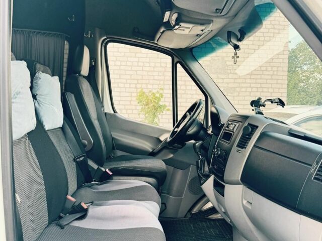 Белый Мерседес Sprinter, объемом двигателя 2.1 л и пробегом 450 тыс. км за 11000 $, фото 4 на Automoto.ua