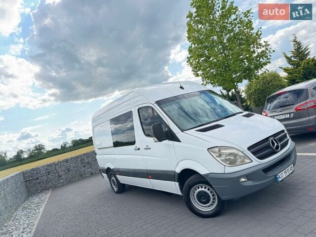 Белый Мерседес Sprinter, объемом двигателя 2.15 л и пробегом 387 тыс. км за 9000 $, фото 54 на Automoto.ua