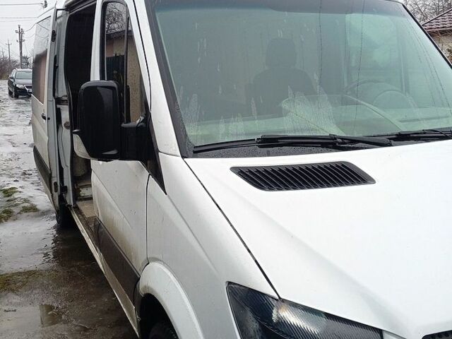 Білий Мерседес Sprinter, об'ємом двигуна 2.15 л та пробігом 400 тис. км за 10000 $, фото 2 на Automoto.ua
