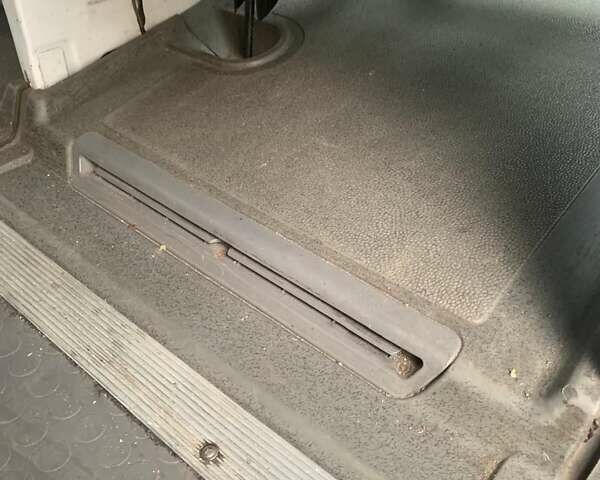 Белый Мерседес Sprinter, объемом двигателя 2.15 л и пробегом 500 тыс. км за 11900 $, фото 5 на Automoto.ua